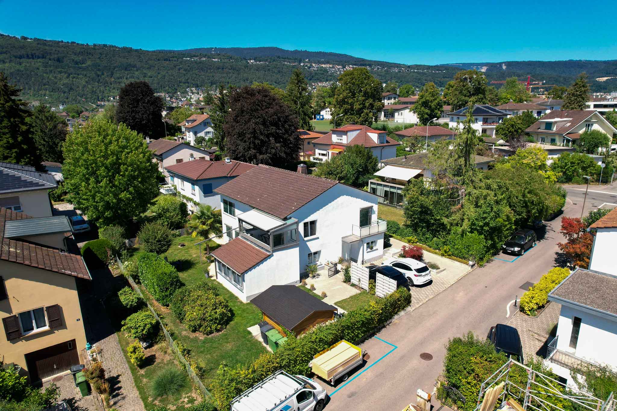 Luftaufnahme des Einfamilienhauses in Biel