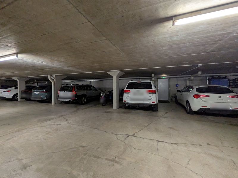 Einstellhallenplatz in der Einstellhalle, Ittigen