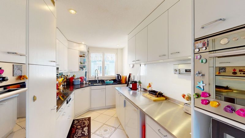 Küche der Attika-Duplexwohnung, Asylstrasse 61, Ittigen